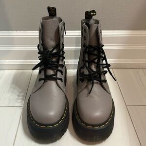 DR. MARTENS - platform grey boots with side zipper (9)